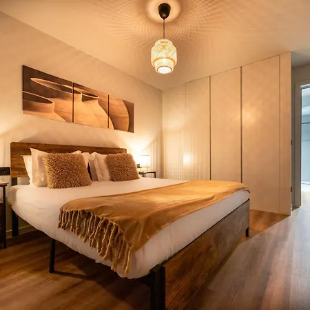 Extra Large 2br Next To Metro Station Apartmán Bicas