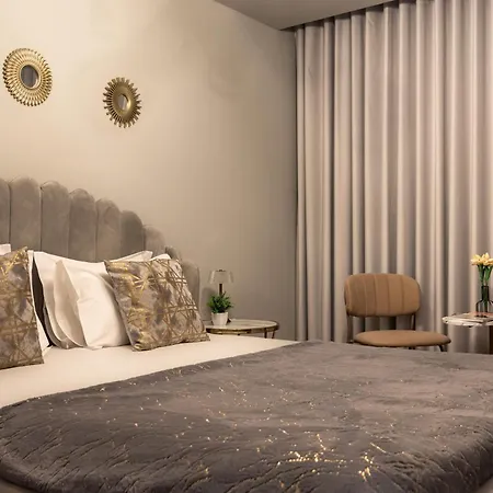 Extra Large 2br Next To Metro Station Apartman Bicas