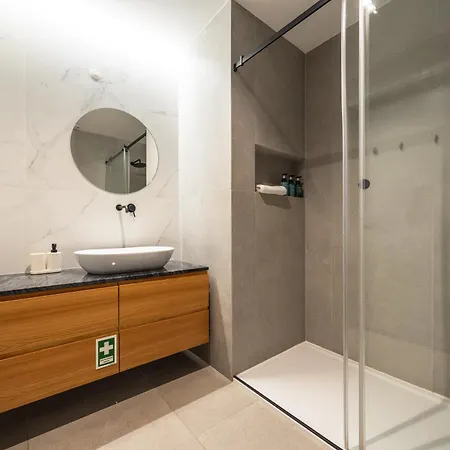 Extra Large 2br Next To Metro Station