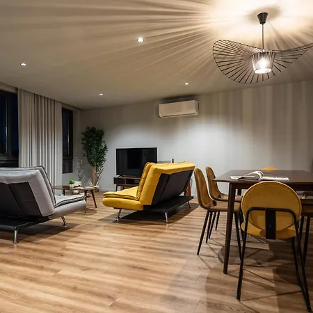 Extra Large 2br Next To Metro Station *