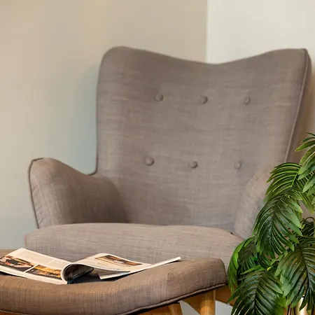 Extra Large 2br Next To Metro Station Apartman Bicas