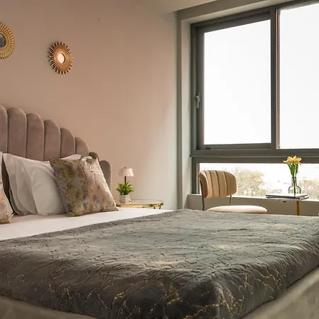 Apartman Extra Large 2br Next To Metro Station Bicas