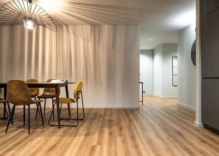 דירה Extra Large 2br Next To Metro Station *