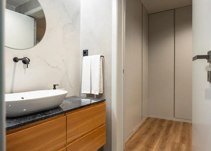 Extra Large 2br Next To Metro Station 아파트 *