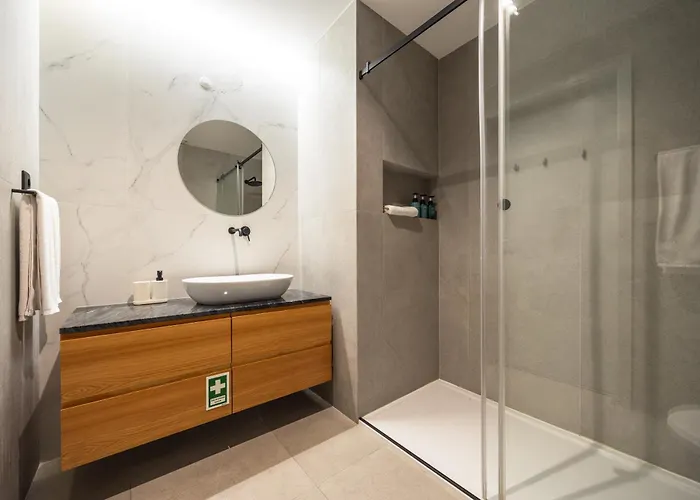 Extra Large 2br Next To Metro Station