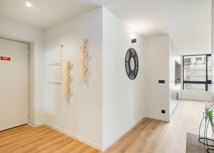 Extra Large 2br Next To Metro Station Bicas