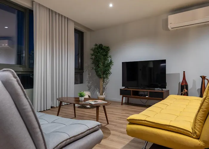 Extra Large 2br Next To Metro Station * Bicas