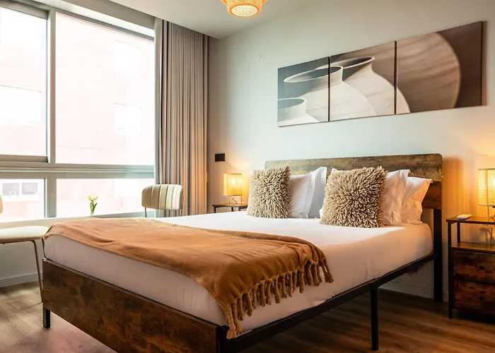 Extra Large 2br Next To Metro Station * Bicas