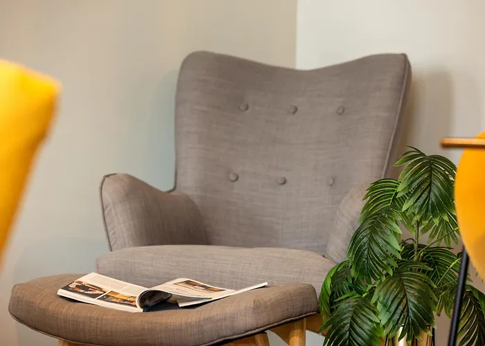 Extra Large 2br Next To Metro Station דירה Bicas