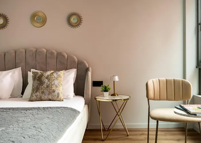 Extra Large 2br Next To Metro Station *