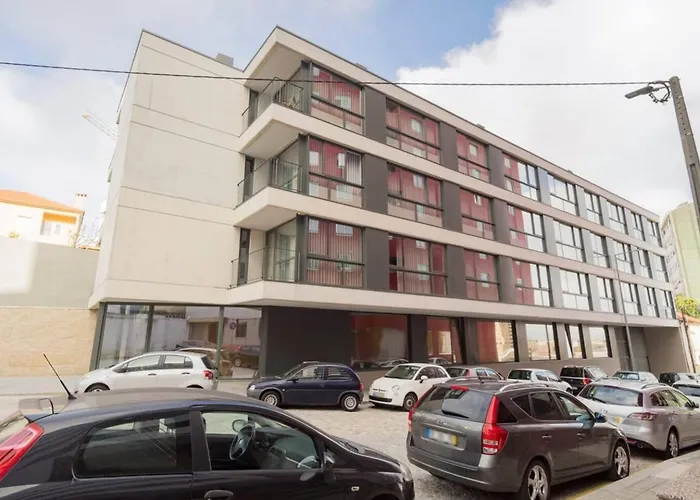 Extra Large 2br Next To Metro Station דירה Bicas